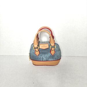 Mini stylish bag, trendy cute crossbody handbag. Fits keys, lipstick, cc & more